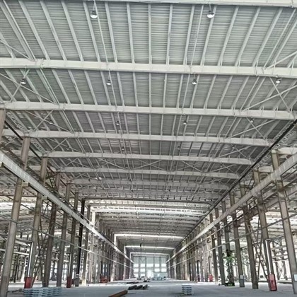 Velika radionica montažnih čeličnih konstrukcija